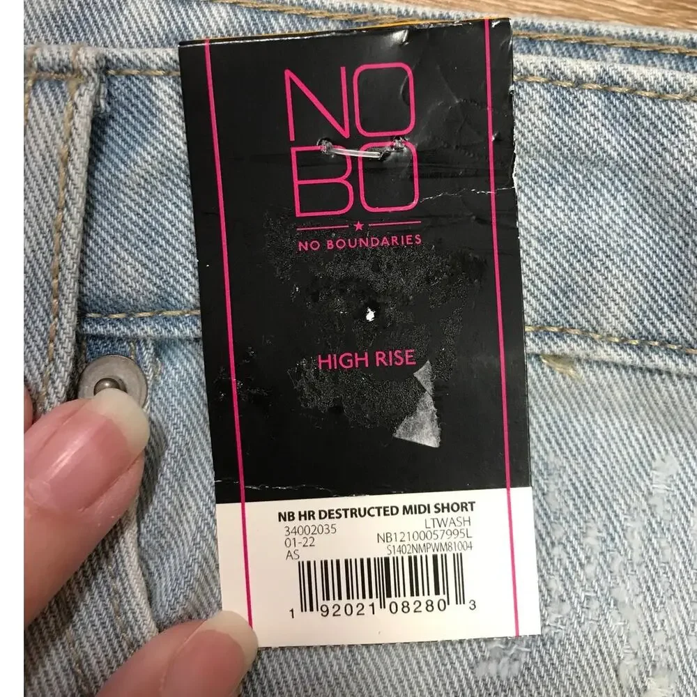 NWT No Boundaries High Rise Blue Light Wash Distress Denim Shorts Juniors 11